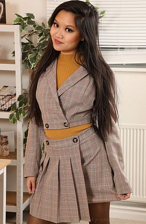 Asian Secretary image#1